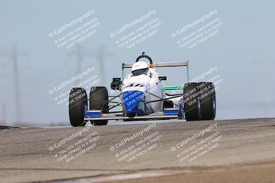 media/Oct-26-2025-CalClub SCCA (Sun) [[8ce1e69566]]/Group 3/Grapevine/